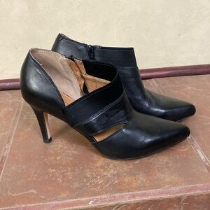 Corso Como Black Leather Women's 10 Pumps Zip Side